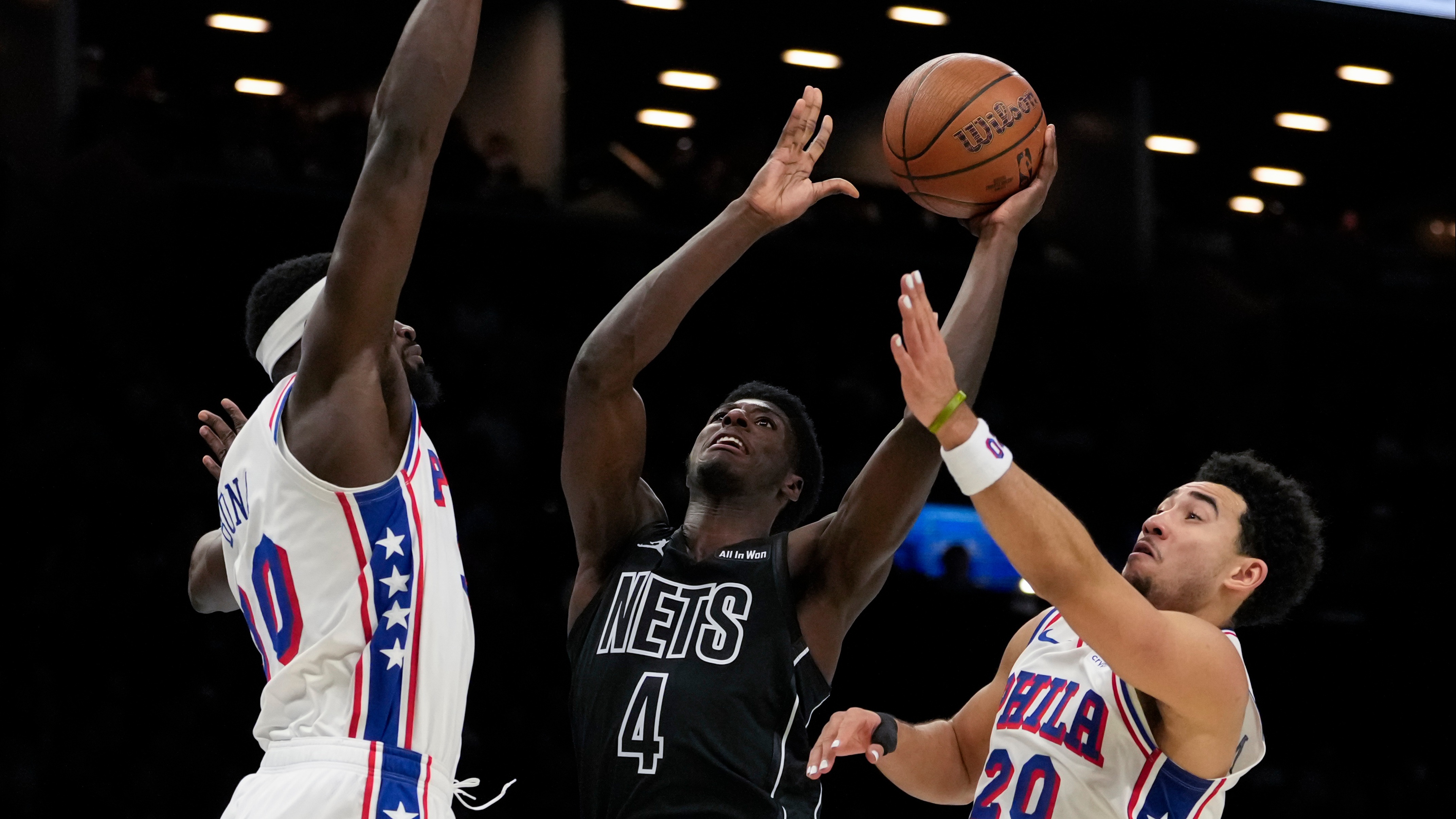 Adem Bona'dan 13 sayı: Philadelphia deplasmanda kazandı