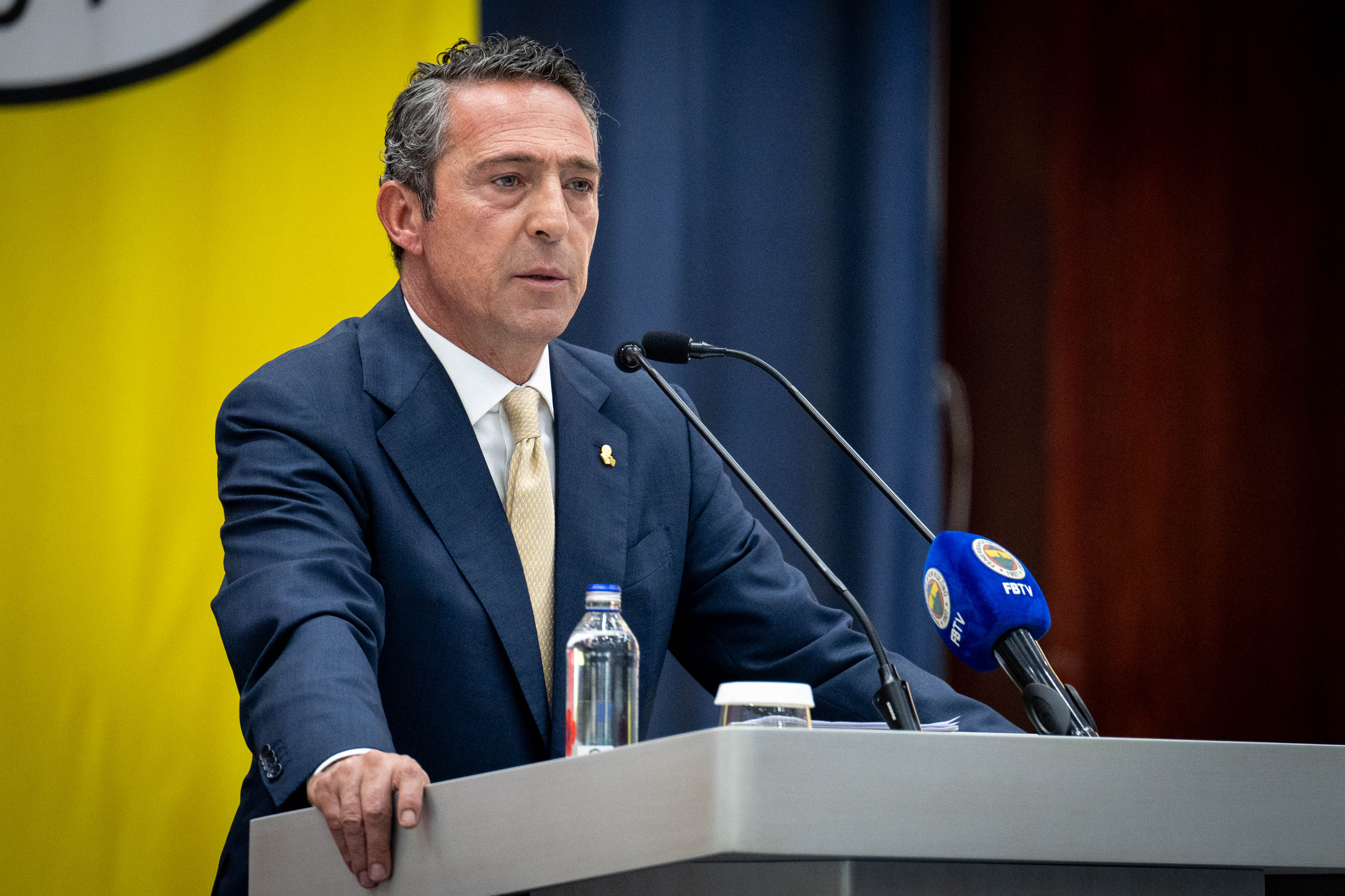 Ali Koç'tan 'Seçim Değil Fenerbahçe İçin' Manifestosu: 'Gelecek Sezon Paraları Hâlâ Kasada Duruyor!'