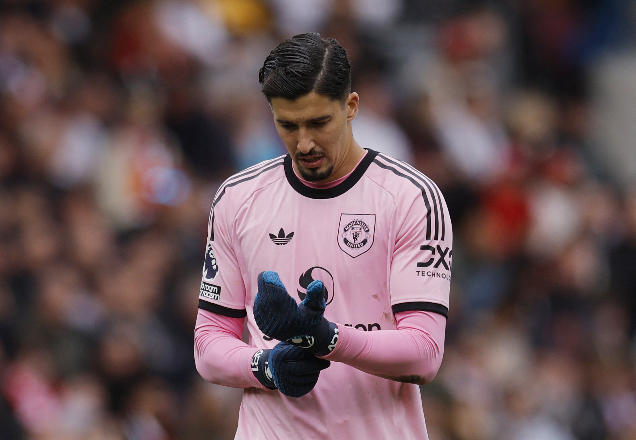 ManU'da Kaleci Koltuğu Sallandı: Altay'a 'Dinlen' Dediler, Lammens'i Sardılar!