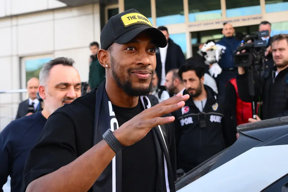 Beşiktaş'ın imza şovunda Serdal Adalı'dan olay VAR ve TFF sözleri: "Hakem eliyle yazılmış bir skandal" - 17