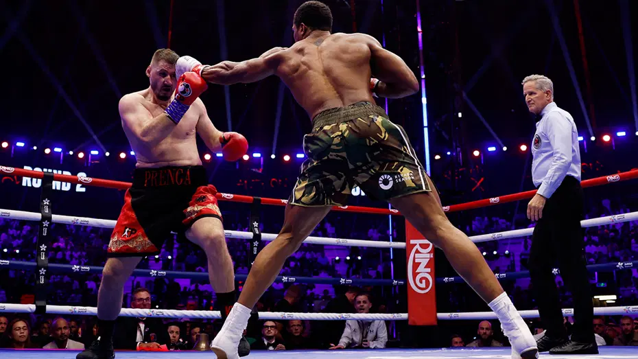 Anthony Joshua'dan ringlere efsane geri dönüş: Kabus gibi başlayan maçta rakibini ringin iplerine serdi! - 2 Anthony Joshua'dan ringlere efsane geri dönüş: Kabus gibi başlayan maçta rakibini ringin iplerine serdi! - 2