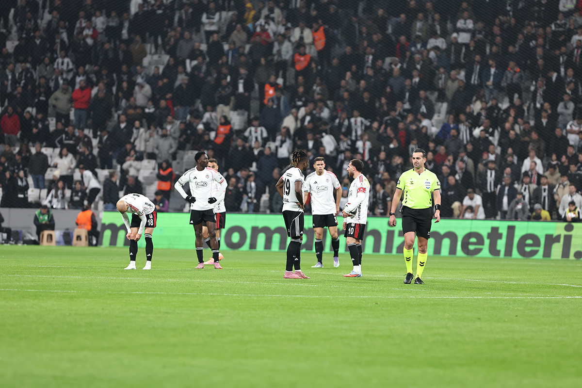 "Halil Umut Meler Beşiktaş ile ne sorunu olduğunu açıklamalı" | Spor yazarları Beşiktaş için ne dedi?