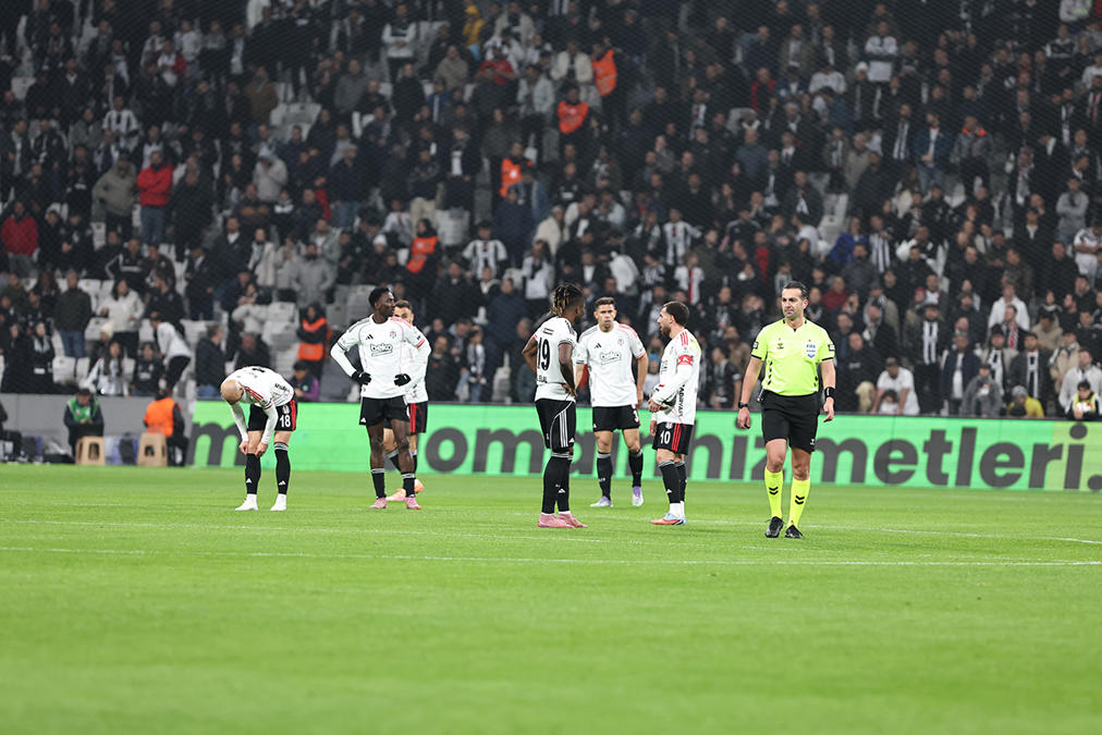 "Halil Umut Meler Beşiktaş ile ne sorunu olduğunu açıklamalı" | Spor yazarları Beşiktaş için ne dedi?