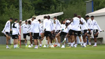 Beşiktaş'ta kamp kadrosunun yarısı gitti