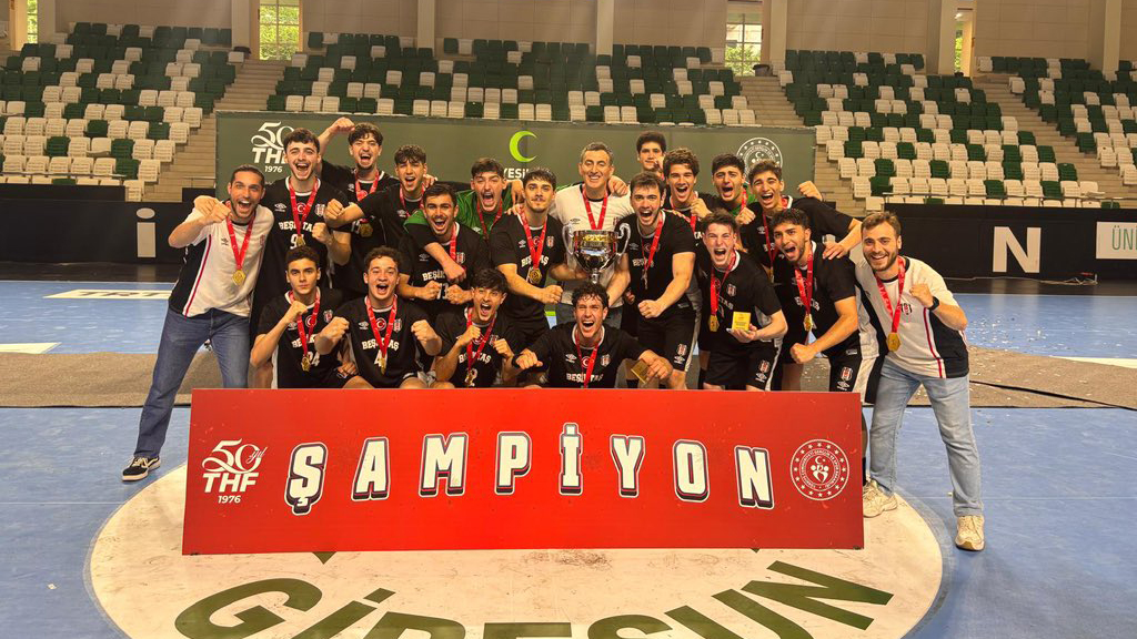 Yeşilay Genç Erkekler Hentbol Türkiye şampiyonu Beşiktaş oldu