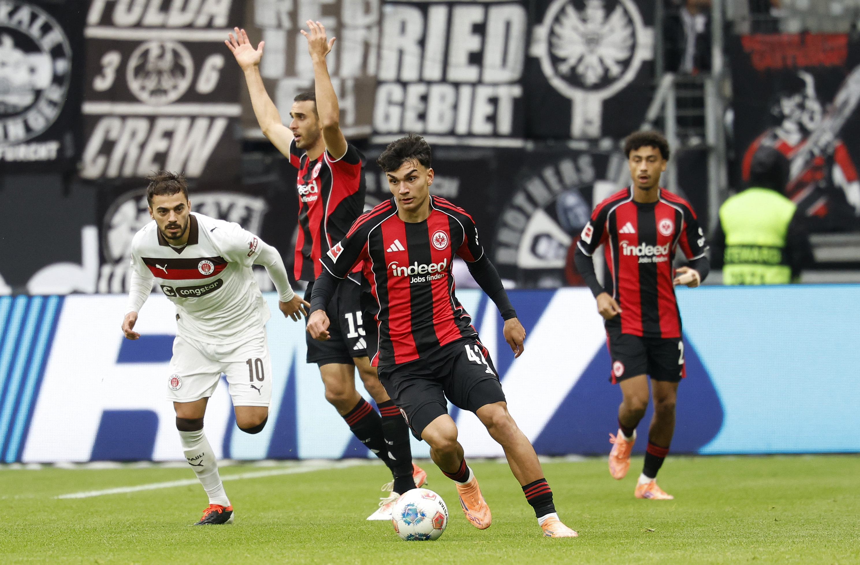 Eintracht Frankfurt'da Can Uzun şoku: Kötü haberi duyurdular