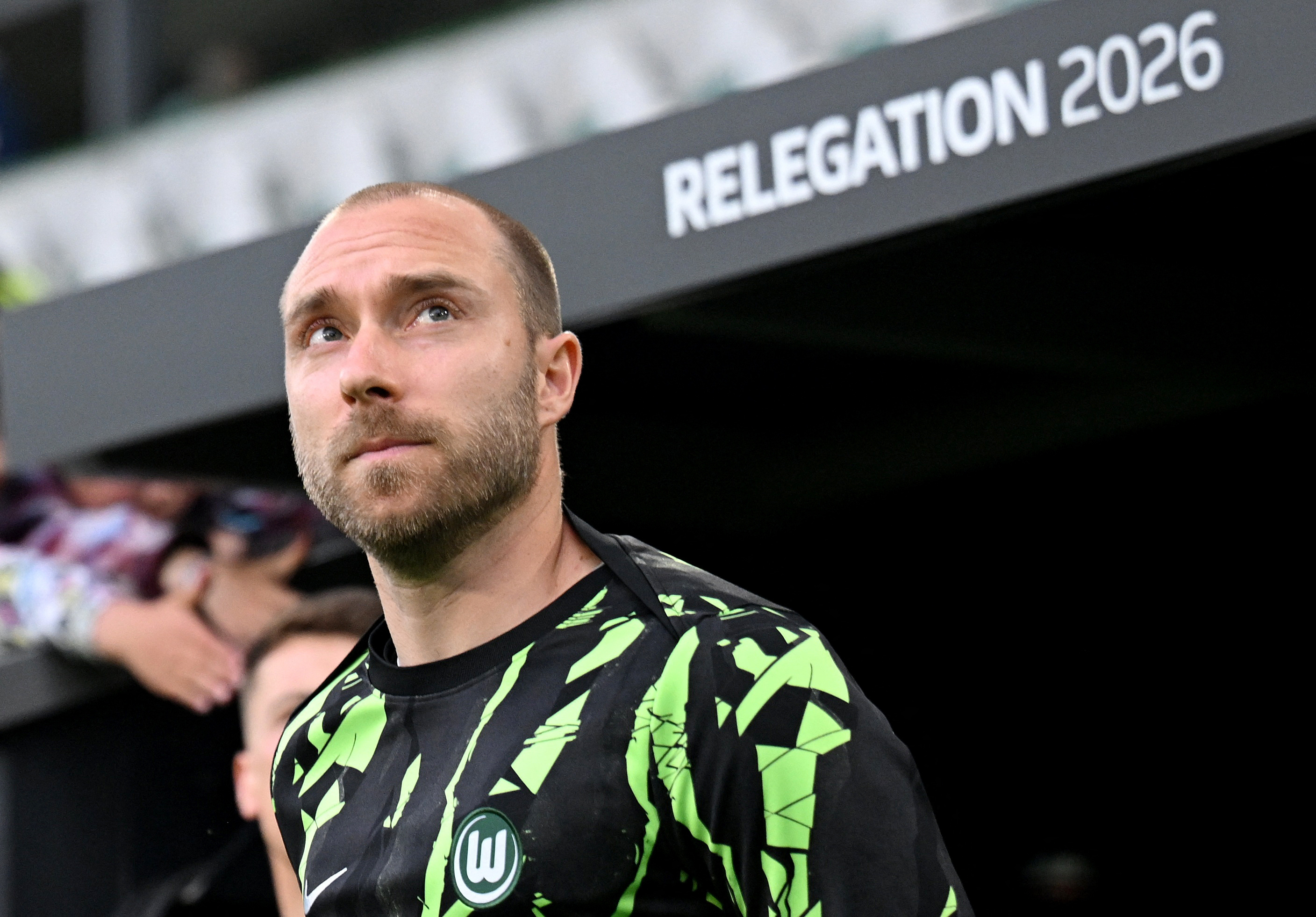 Christian Eriksen bir kez daha korkuttu: Maçta aniden yere y