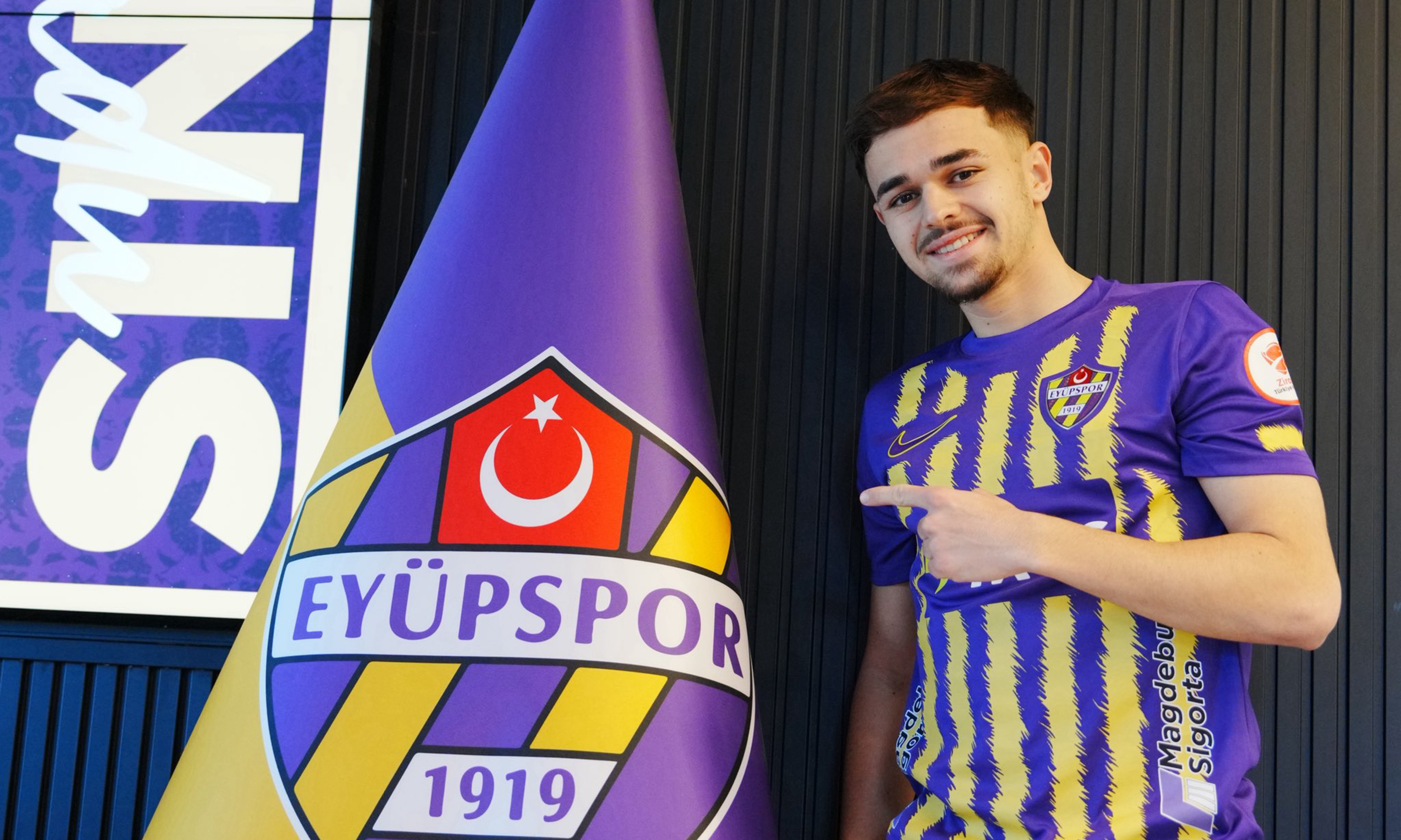 Eyüpspor'a 22'lik sağ bek