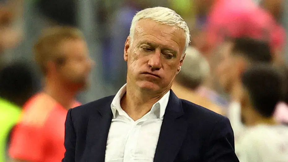 Deschamps, "Ağlayan biri gibi görünmek istemiyorum" dedi ve hakeme isyan etti - 3 Deschamps, "Ağlayan biri gibi görünmek istemiyorum" dedi ve hakeme isyan etti - 3