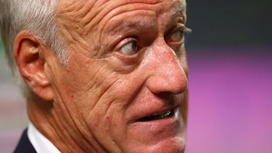 Deschamps, "Ağlayan biri gibi görünmek istemiyorum" dedi ve hakeme isyan etti - 2 Deschamps, "Ağlayan biri gibi görünmek istemiyorum" dedi ve hakeme isyan etti - 2