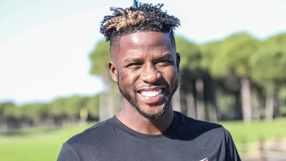 İstanbul'un göbeğinde Süper Lig'in eski yıldızına silah çektiler: AVM bir anda karıştı, görüntüler ortaya çıktı - 6 İstanbul'un göbeğinde Süper Lig'in eski yıldızına silah çektiler: AVM bir anda karıştı, görüntüler ortaya çıktı - 6