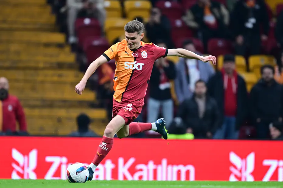 Galatasaray'da ayrılık ihtimali: Yeni rotası Bundesliga olabilir - 5 Galatasaray'da ayrılık ihtimali: Yeni rotası Bundesliga olabilir - 5