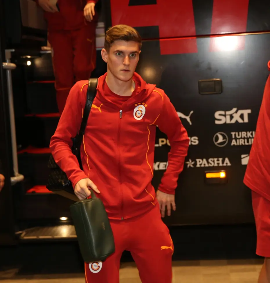 Galatasaray'da ayrılık ihtimali: Yeni rotası Bundesliga olabilir - 4 Galatasaray'da ayrılık ihtimali: Yeni rotası Bundesliga olabilir - 4