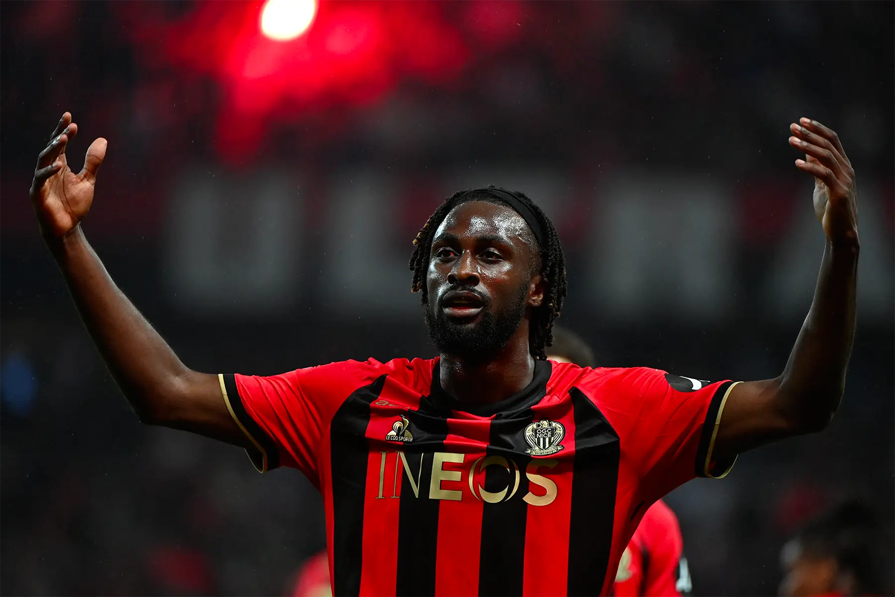 Fenerbahçe transfer için bastırıyor: Teklif 25 milyon euroya çıkartıldı