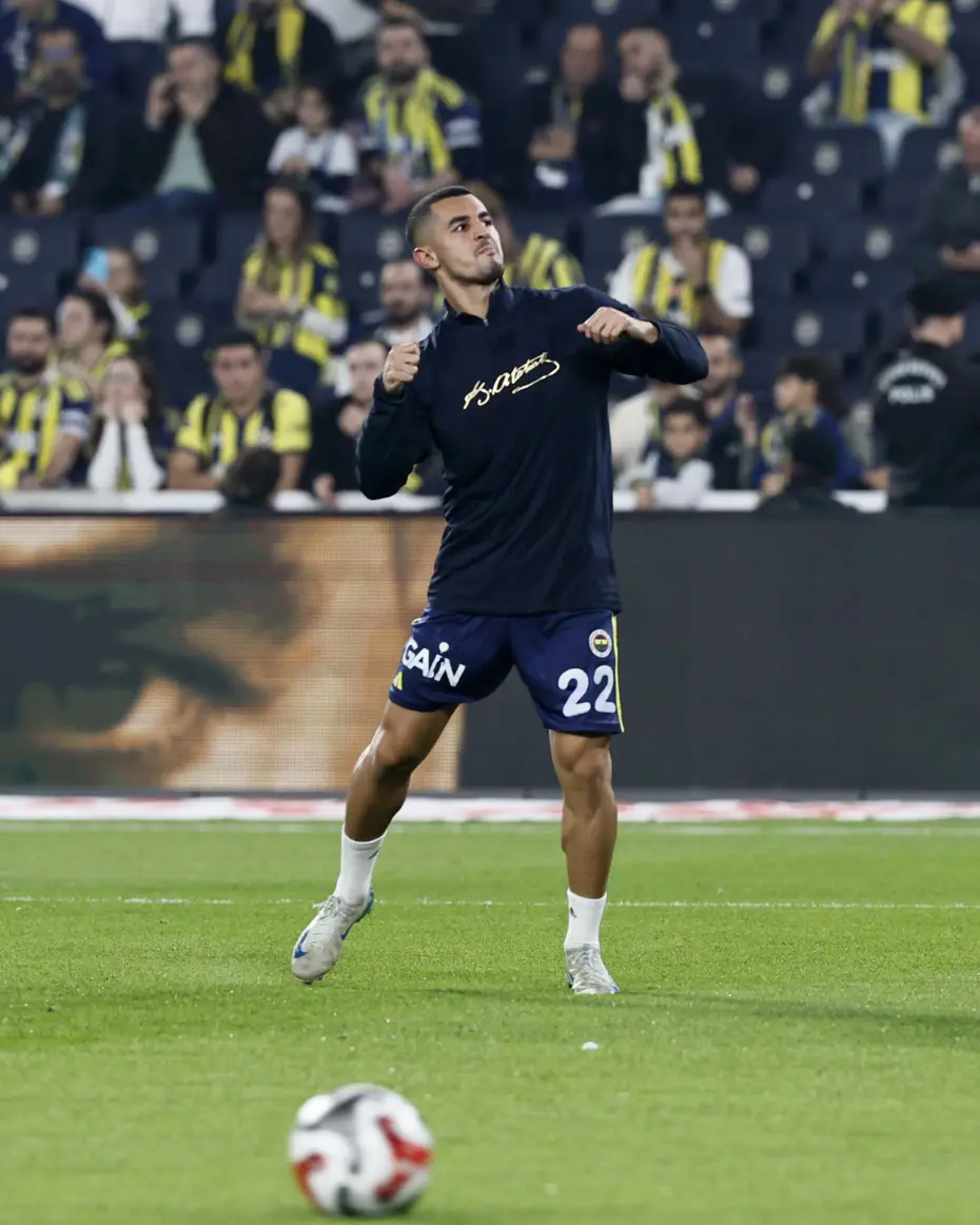 Fenerbahçe Stadı’nda Atatürk için özel pankart ve tişört - 4 Fenerbahçe Stadı’nda Atatürk için özel pankart ve tişört - 4