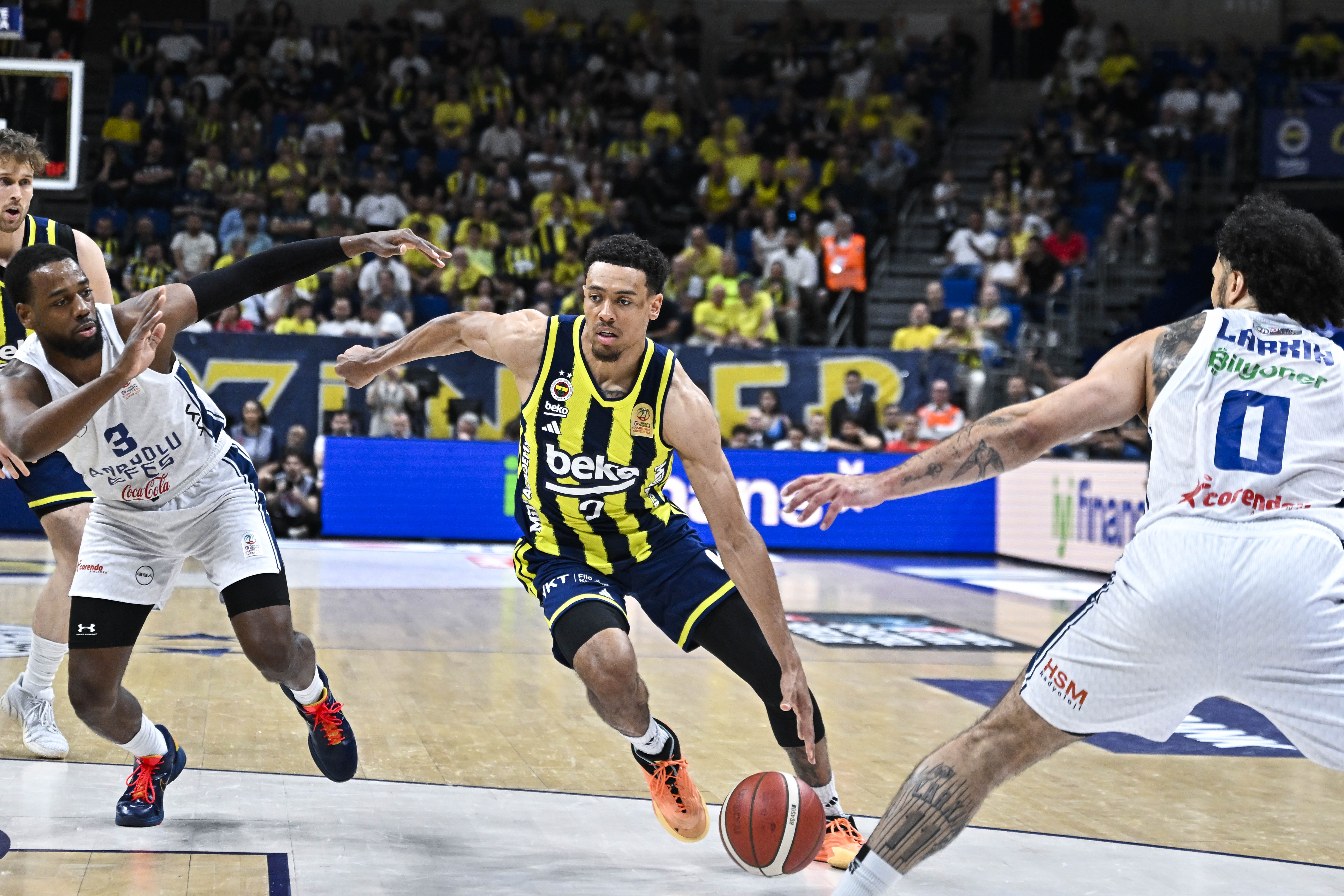 Fenerbahçe Beko yine geri döndü: Finale sadece 1 adım kaldı