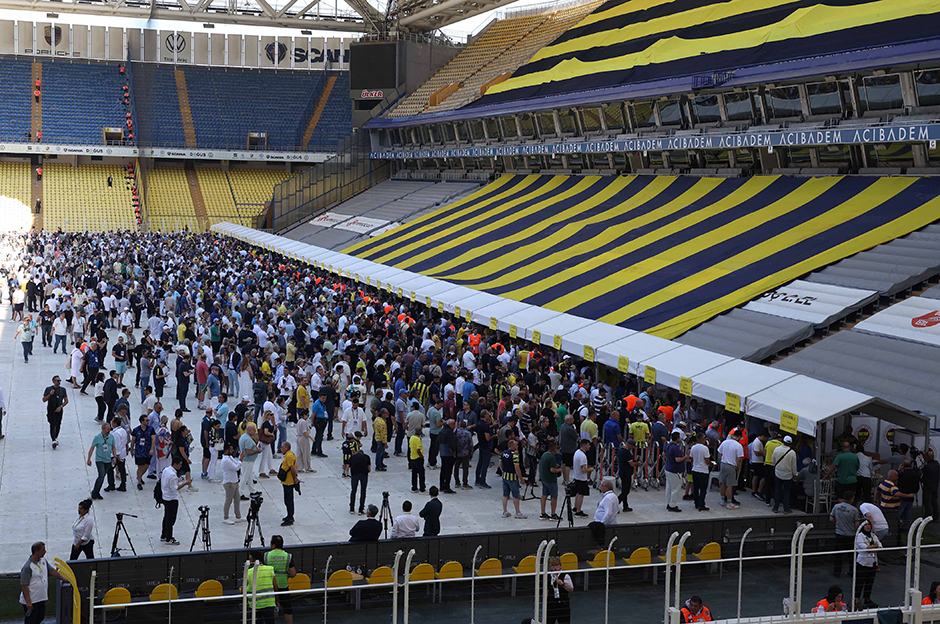 Fener'de Sandıktan 'Aşk-ı Memnu' Çıktı: Koltuk Kimin, Drama Kimin?