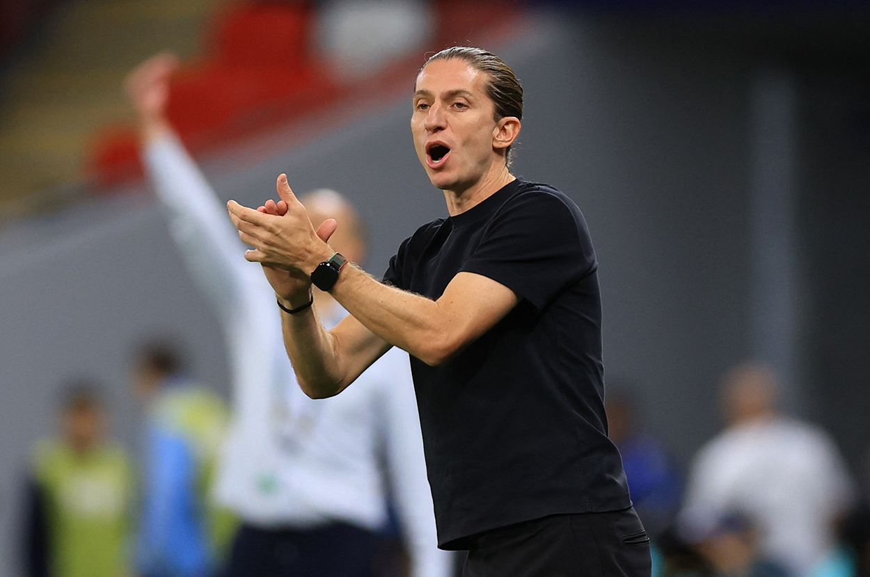 Kupalara ambargo koyan Filipe Luis'e yeni sözleşme