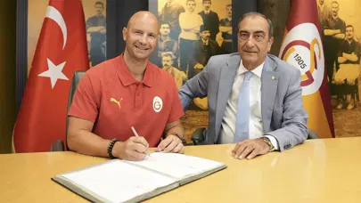 Galatasaray'da Frederic Dusart dönemi resmen başladı Galatasaray'da Frederic Dusart dönemi resmen başladı