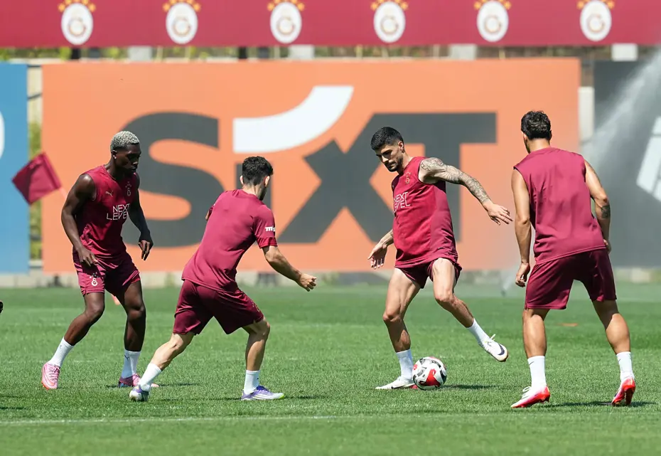 Avusturya'da 2 hazırlık maçı: Galatasaray'ın kamp kadrosu açıklandı - 2 Avusturya'da 2 hazırlık maçı: Galatasaray'ın kamp kadrosu açıklandı - 2