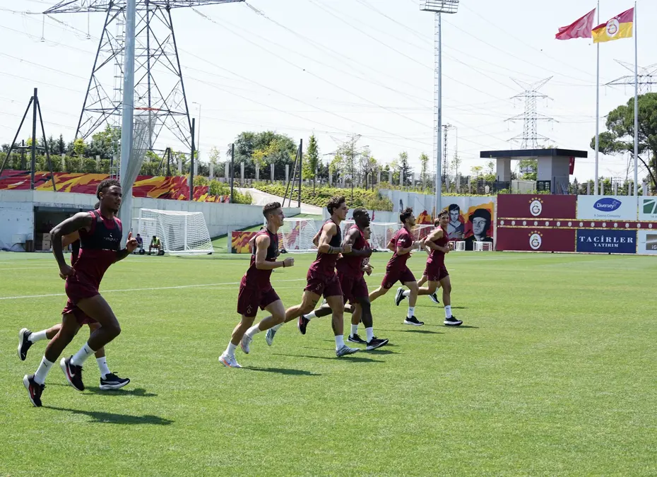 Avusturya'da 2 hazırlık maçı: Galatasaray'ın kamp kadrosu açıklandı - 3 Avusturya'da 2 hazırlık maçı: Galatasaray'ın kamp kadrosu açıklandı - 3