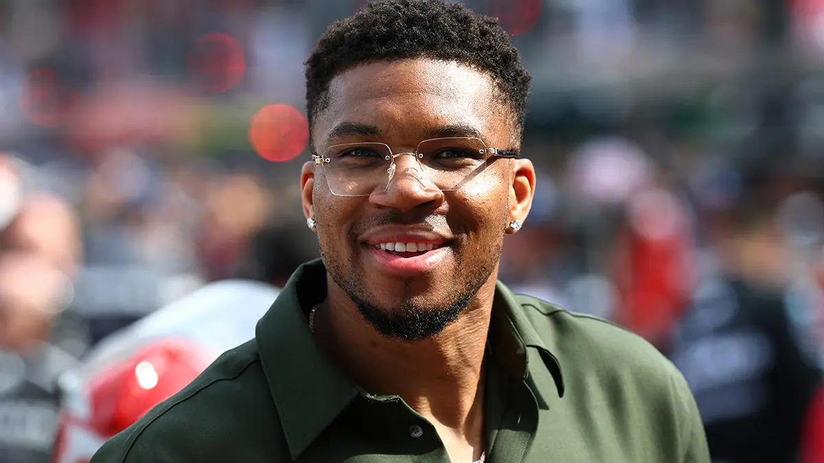 Giannis Antetokounmpo Milwaukee'ye veda etti