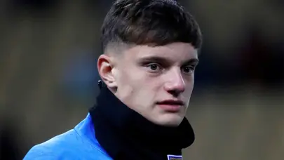 Liverpool'dan bir transfer daha: Yeni stoper açıklandı