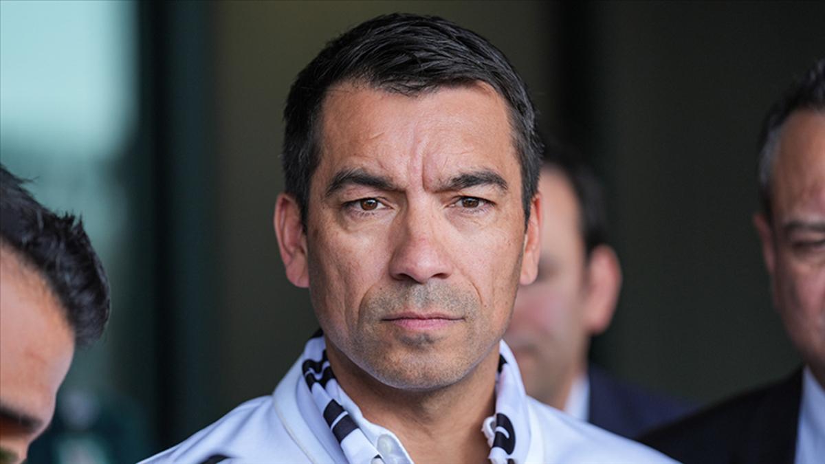 Van Bronckhorst geri dönüyor! İlk döneminde her şeyi kazanmıştı