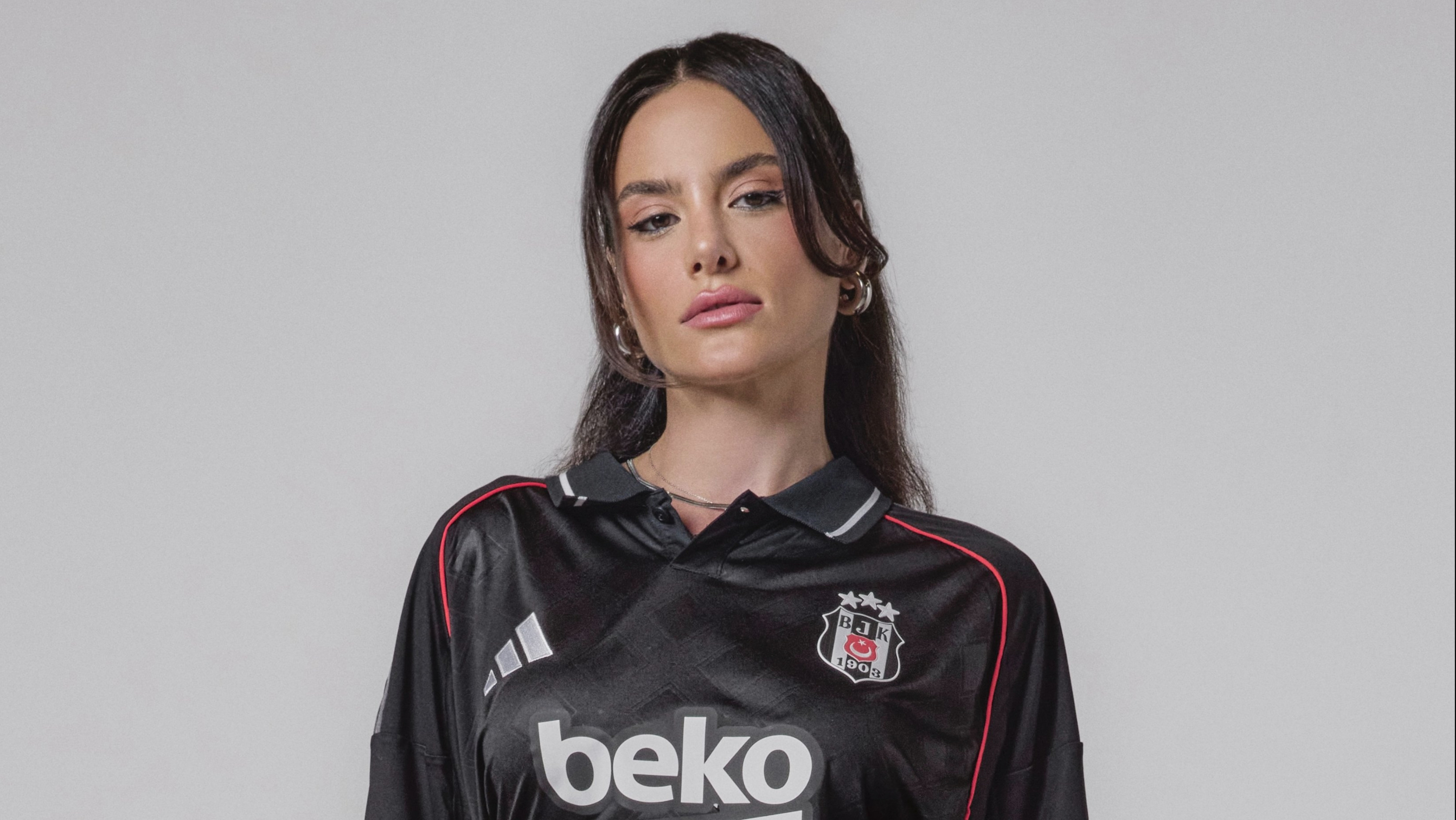 Beşiktaş yeni sezon formalarını tanıttı