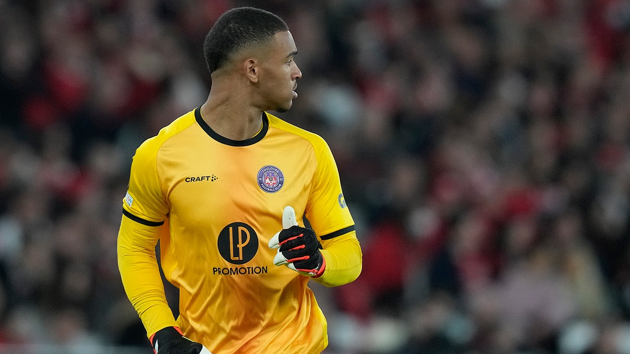 Galatasaray'da Guillaume Restes transferi iptal oldu: Toulouse yeni kalecisini yetiştiremeyince...