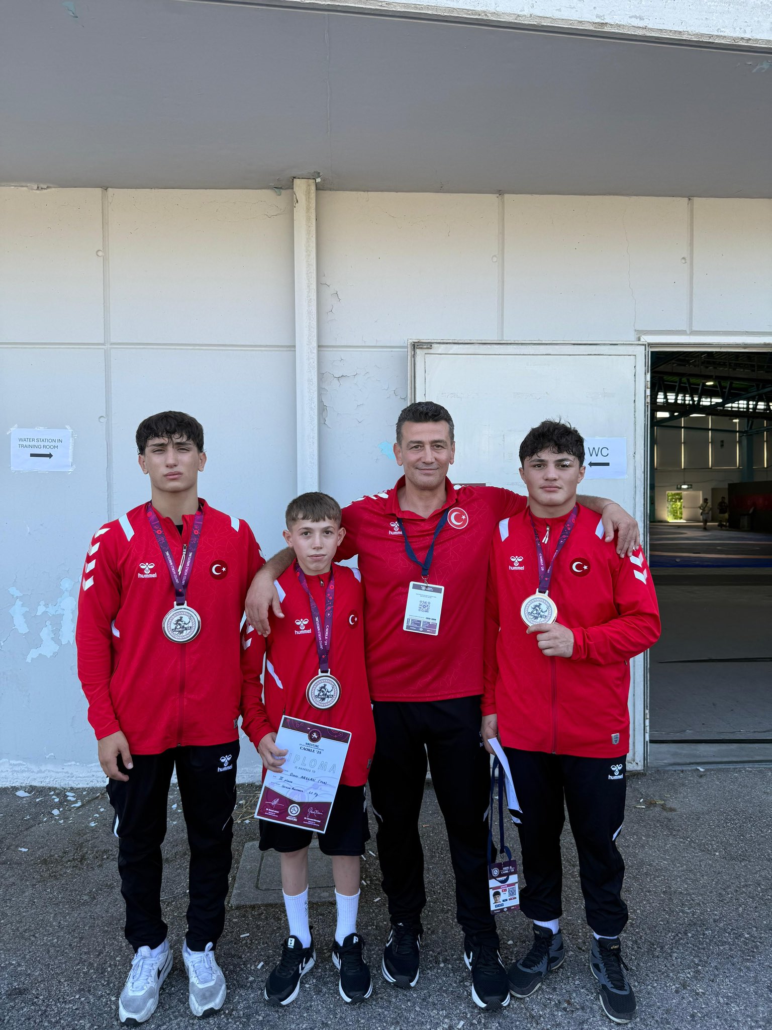 Milli güreşçiler, Avrupa 15 Yaş Altı Şampiyonası'nda 3 madalya daha kazandı