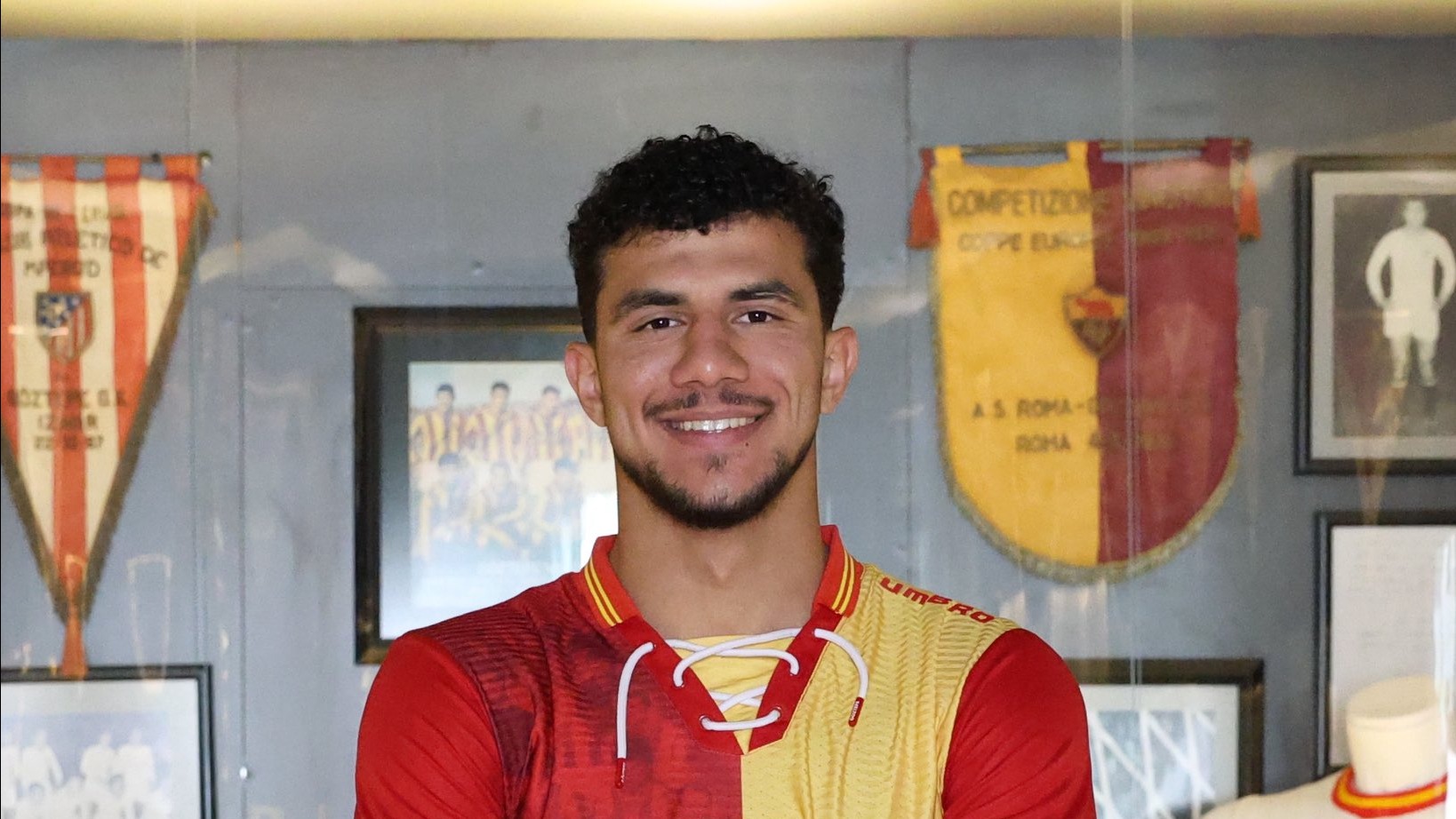 Göztepe 2006 doğumlu yeni forvetiyle imzaladı