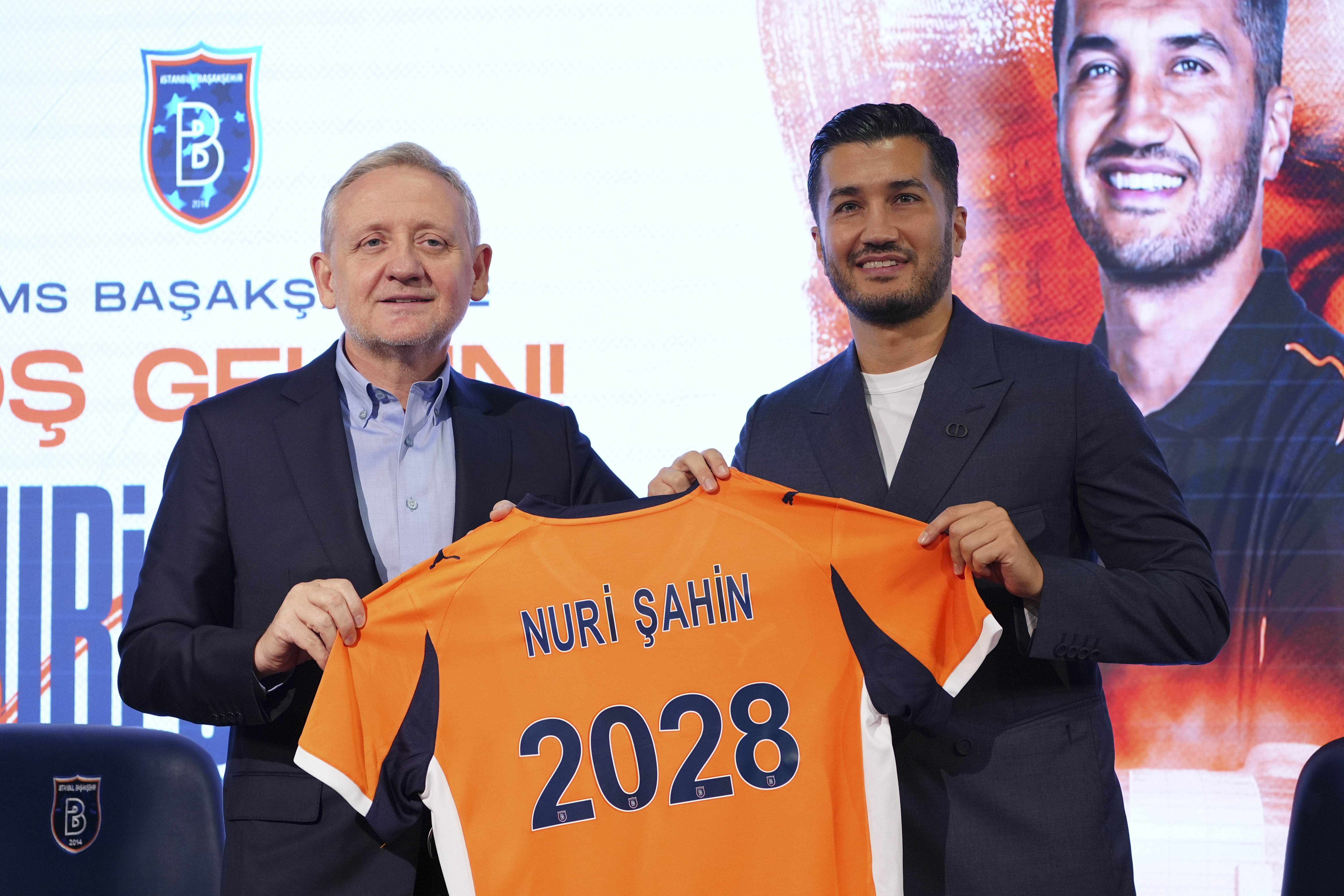 Nuri Şahin'den imza töreninde Osimhen ve Ederson örneği