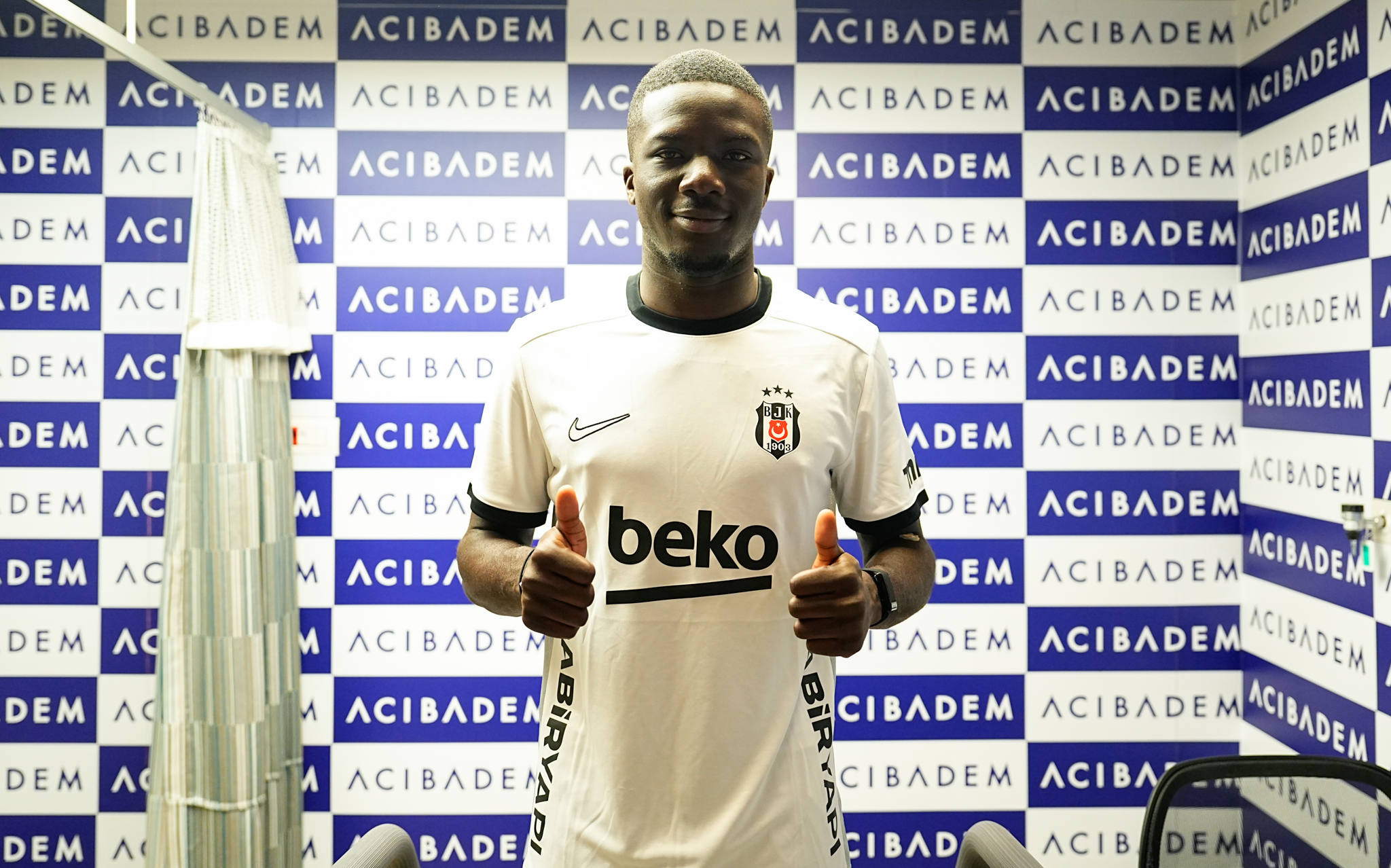 Kassoum Ouattara Beşiktaş için sağlık kontrolünden geçti