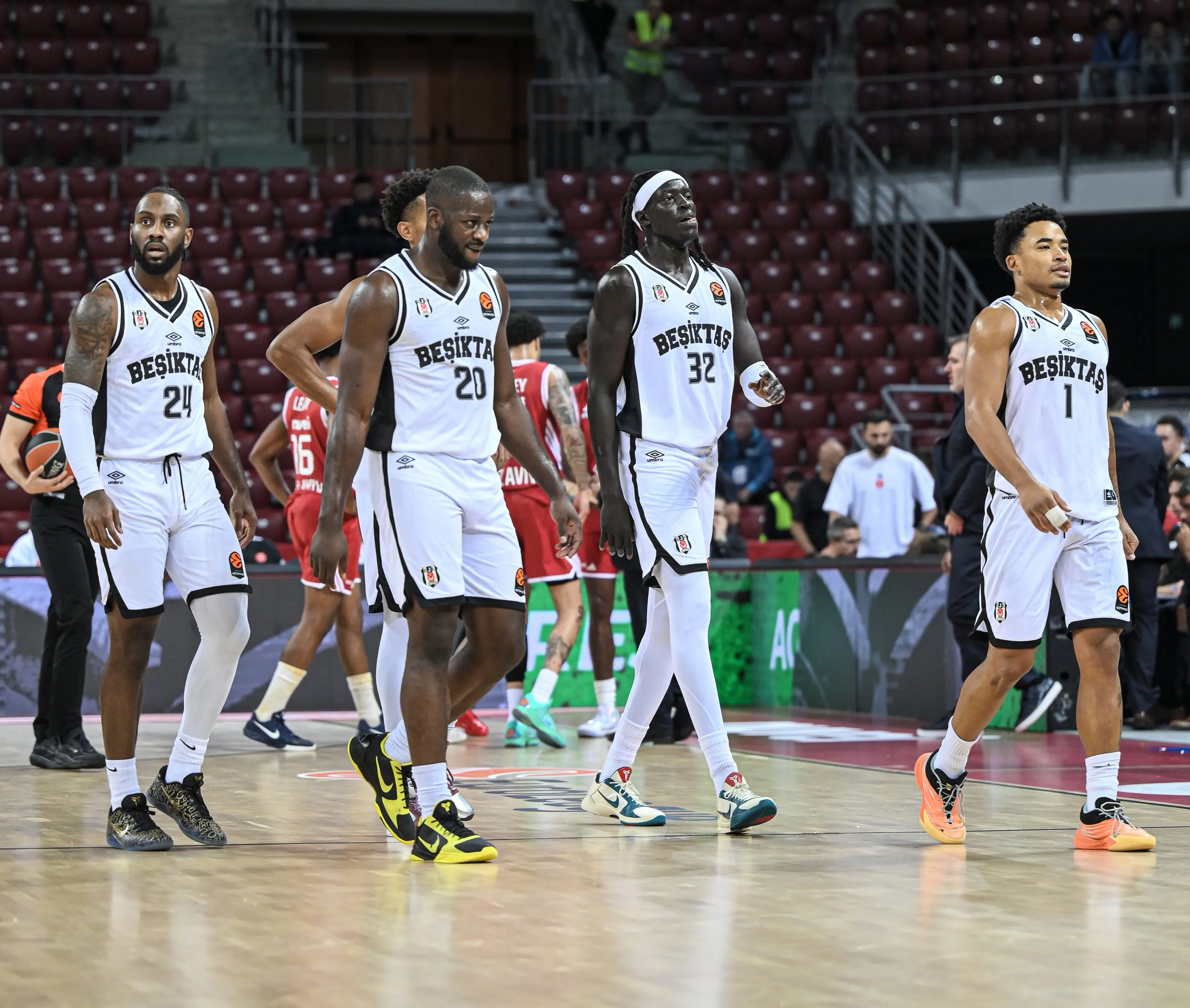 Beşiktaş EuroLeague deplasmanında kayıp