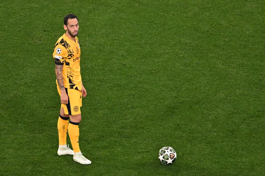 Son karar Hakan Çalhanoğlu'nda: Inter bonservisi belirledi - 1 Son karar Hakan Çalhanoğlu'nda: Inter bonservisi belirledi - 1