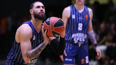 EuroLeague'de 11. haftanın MVP'si Isaia Cordinier