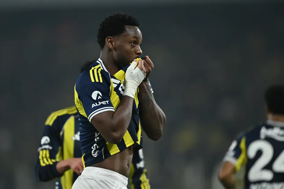 Fenerbahçe-Galatasaray derbisi tüm dünyada manşetleri yaktı! Herkes tek bir ismi konuşuyor - 2