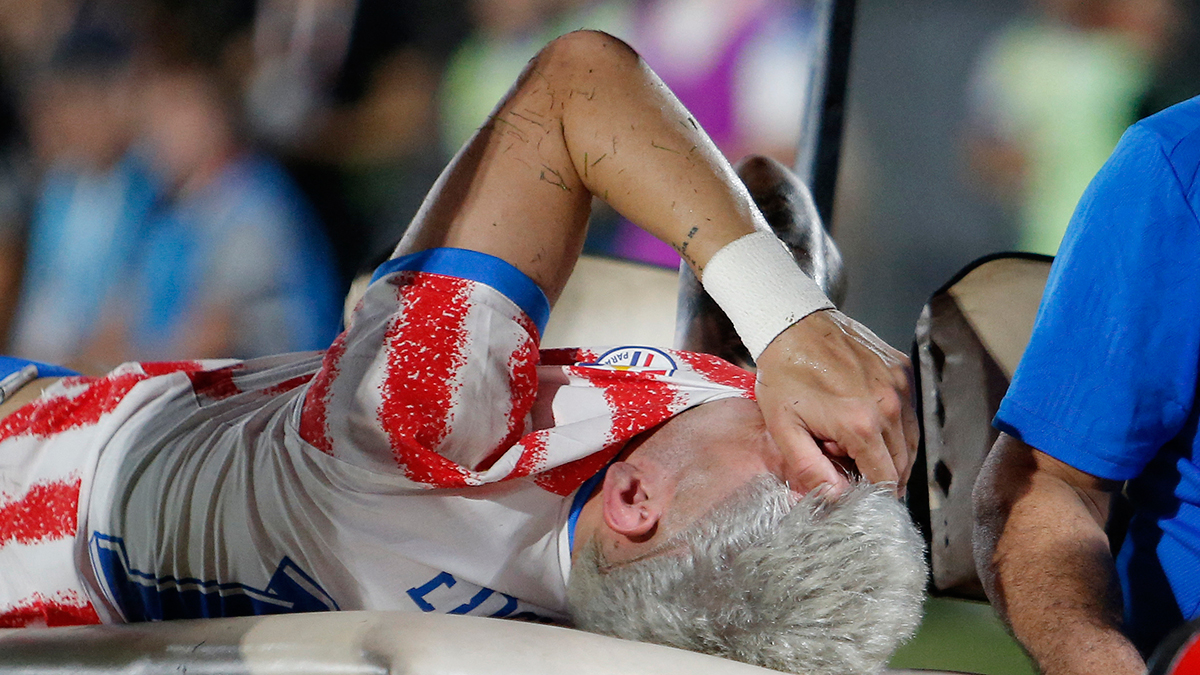 A Milli Takım'ın rakibinde şok sakatlık! Gözyaşları içinde sahayı terk etti