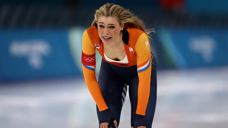 Milyon dolarlık pozuyla olay olan Jutta Leerdam, gündem yaratan kıyafetini satıyor - 3