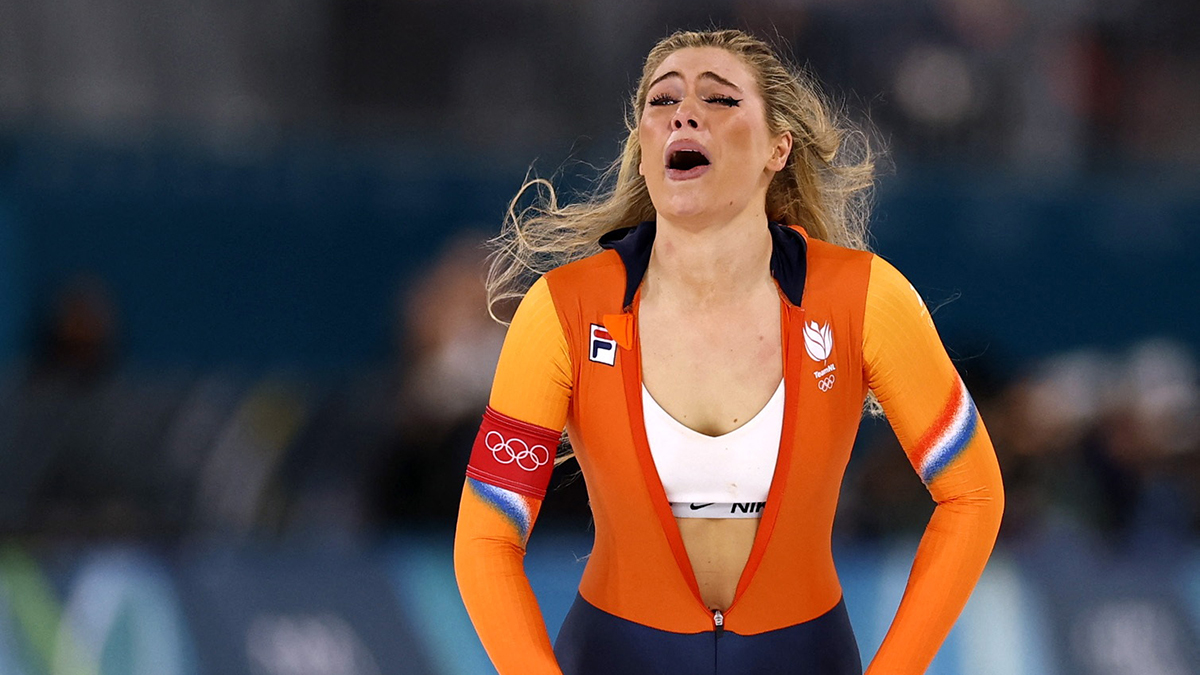 Milyon dolarlık pozuyla olay olan Jutta Leerdam, gündem yaratan kıyafetini satıyor