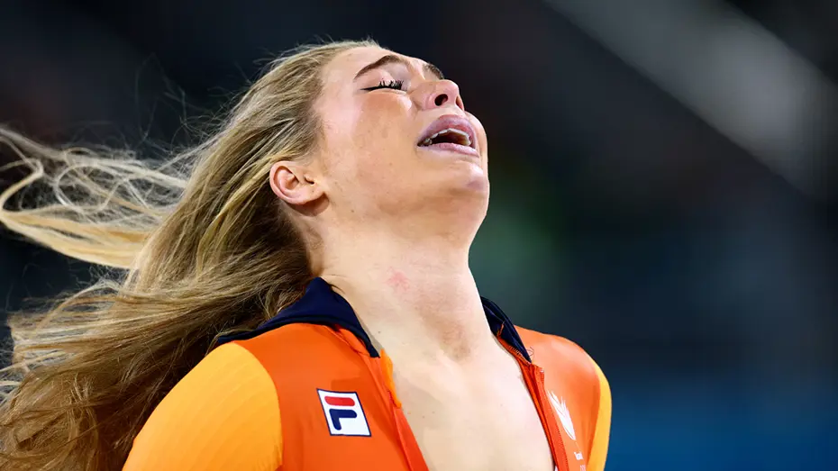 Jutta Leerdam altın madalya sonrası fermuarını açıp iç çamaşırını gösterdi, 1 milyon dolar kazandı - 2