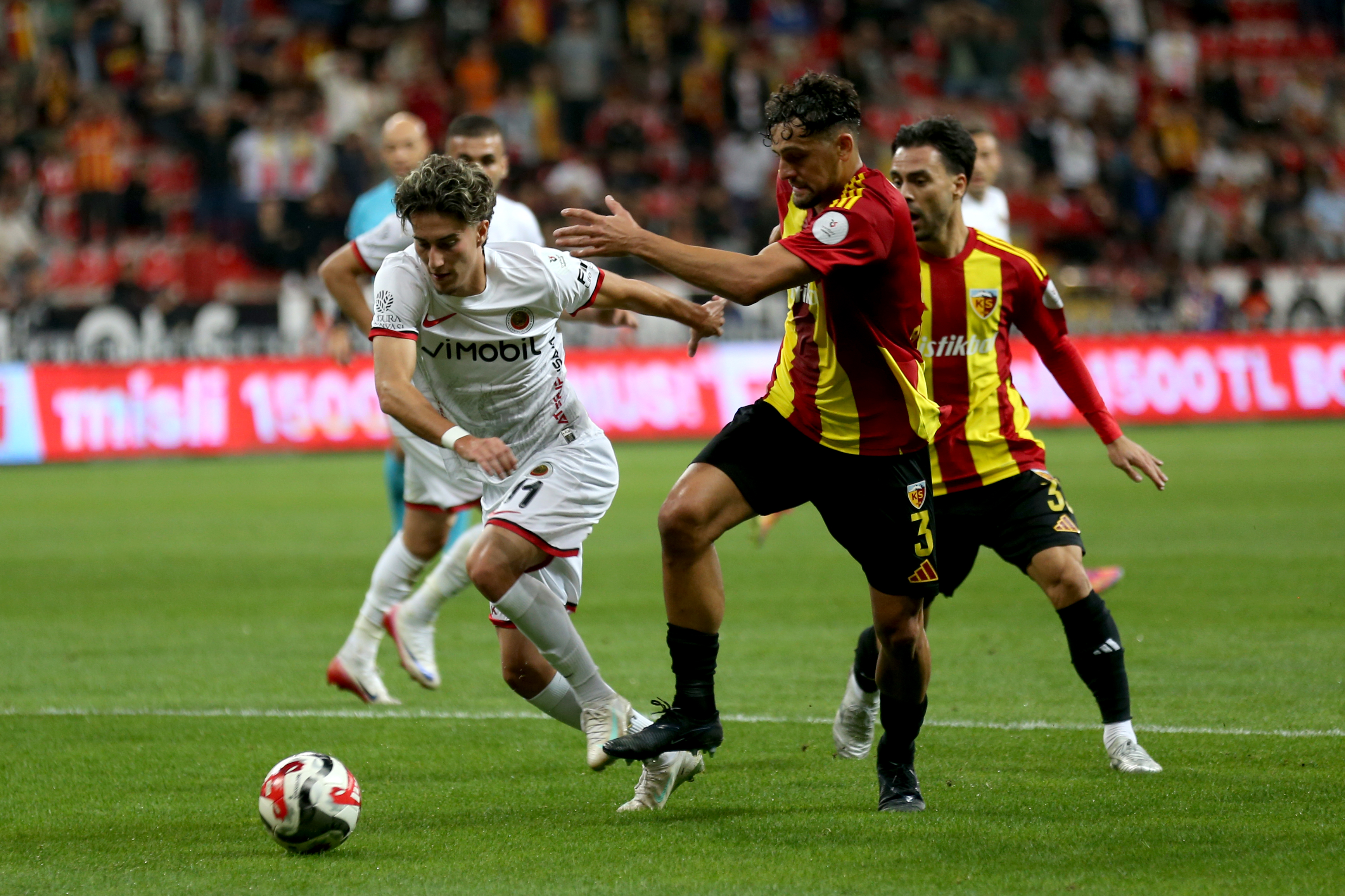 9 Kişilik Gençlerbirliği Destan Yazdı, Kayserispor 'Çize Çize' Puanı Aldı!