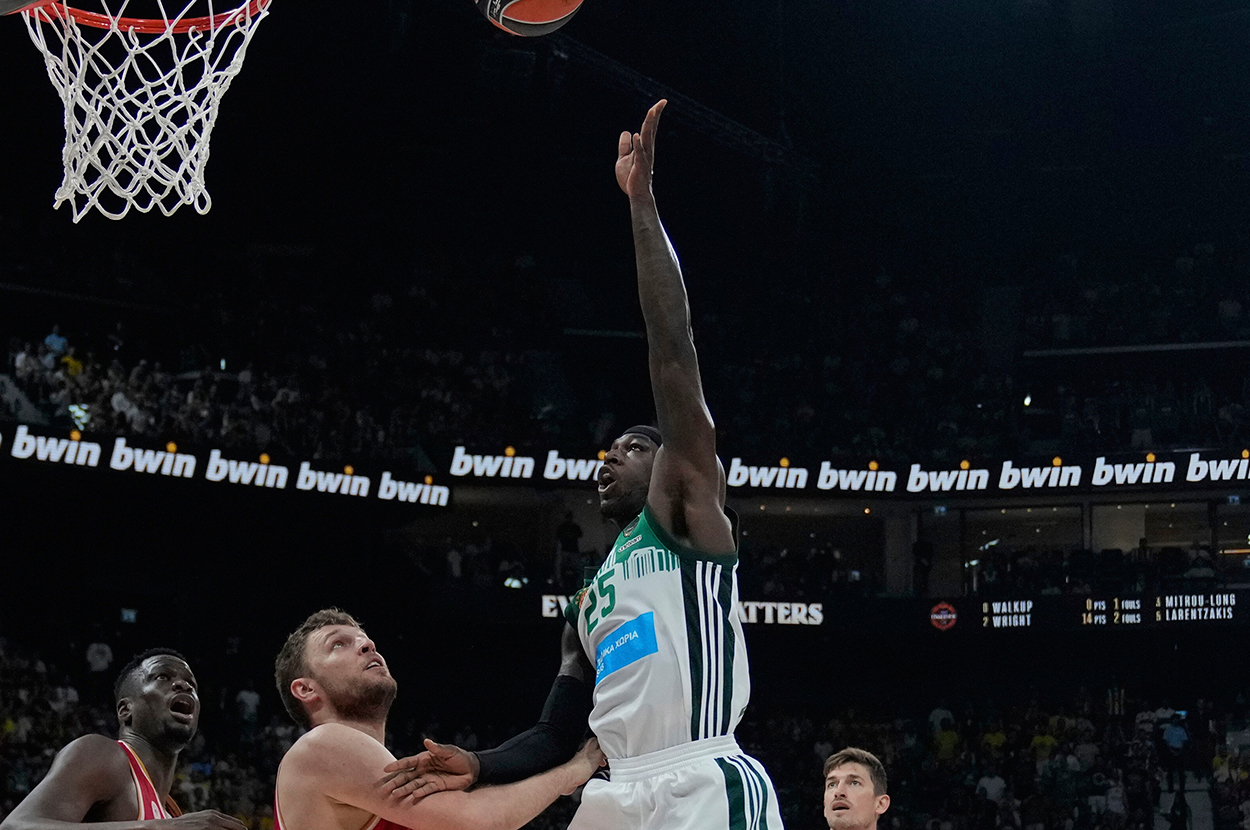 EuroLeague'de ilk haftanın MVP'si Ergin Ataman'ın takımından