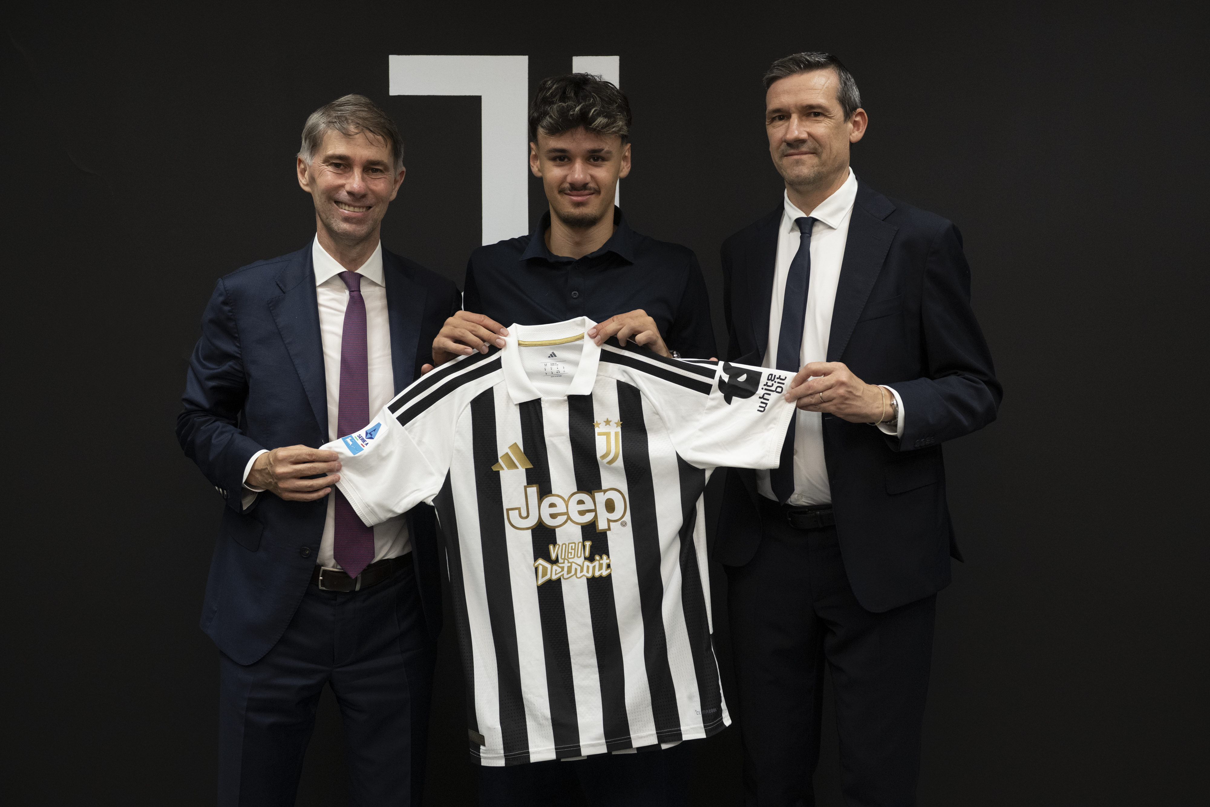 Juventus 19 yaşındaki yıldız adayını kadrosuna kattı: 30 milyon ve 5 yıllık imza