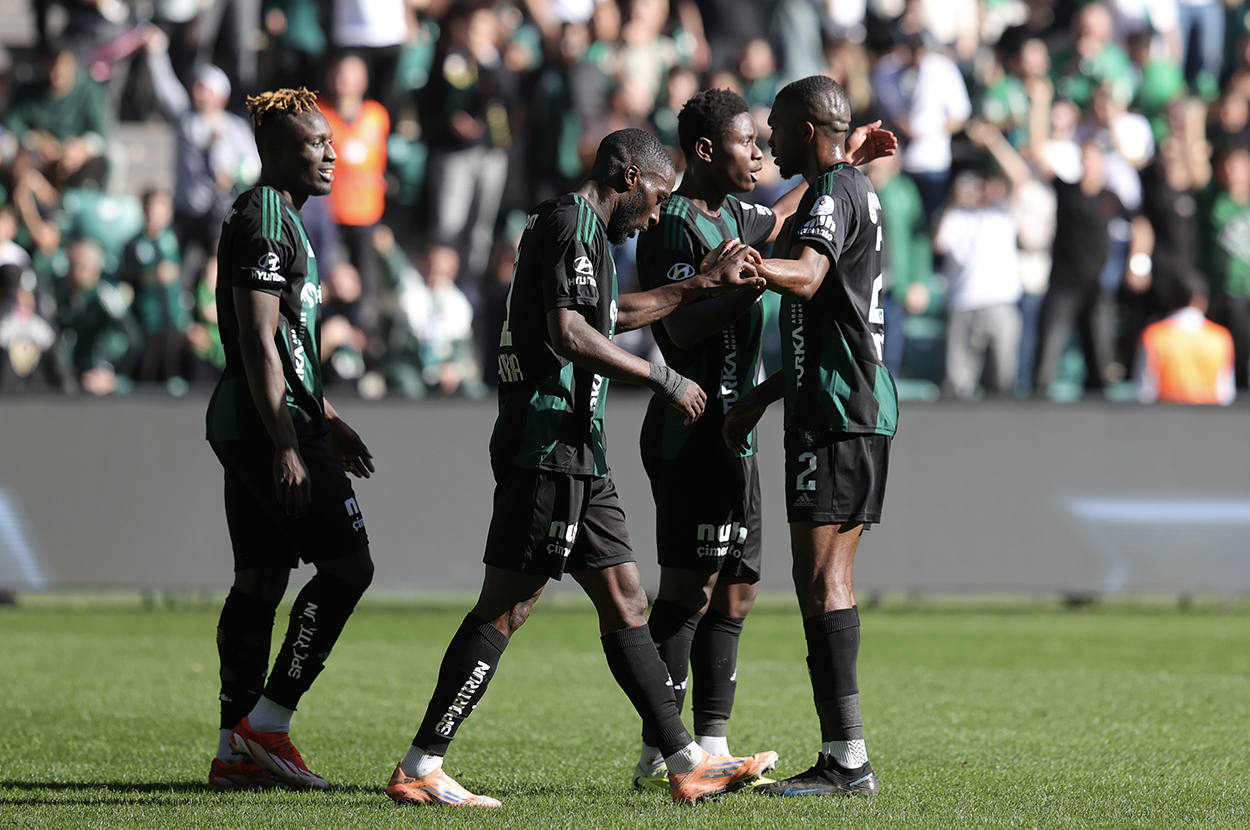 Kocaelispor'da Konyaspor Maçı Öncesi 'Tatil Başladı!' Üç Yıldız Saha Yerine Revirde!