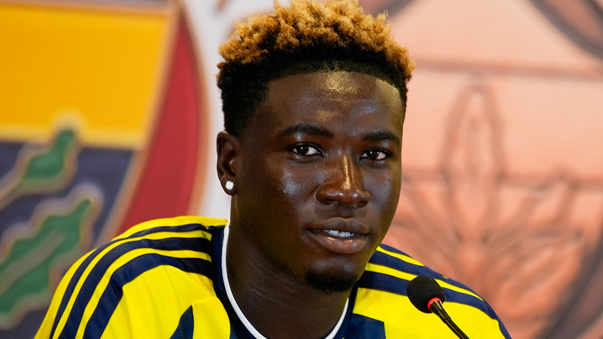 Fenerbahçe'nin yeni transferi ayağının tozuyla Samsun'a! TFF'ye bildirildi