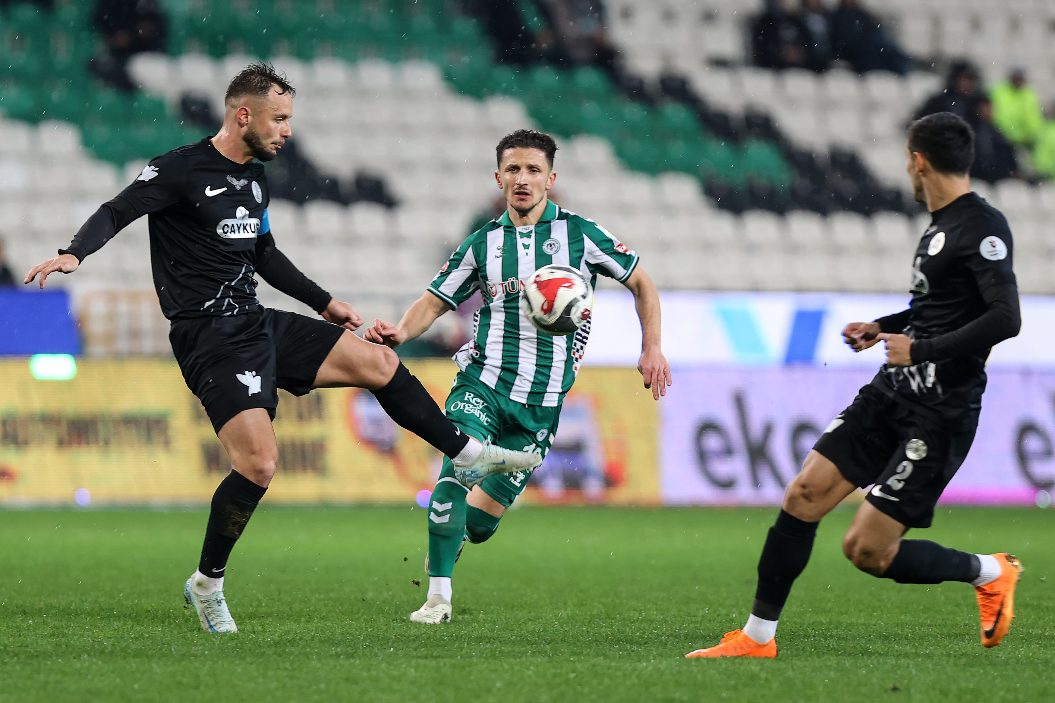 Rizespor'dan maç sonu hakem tepkisi: "Düşün artık yakamızdan"