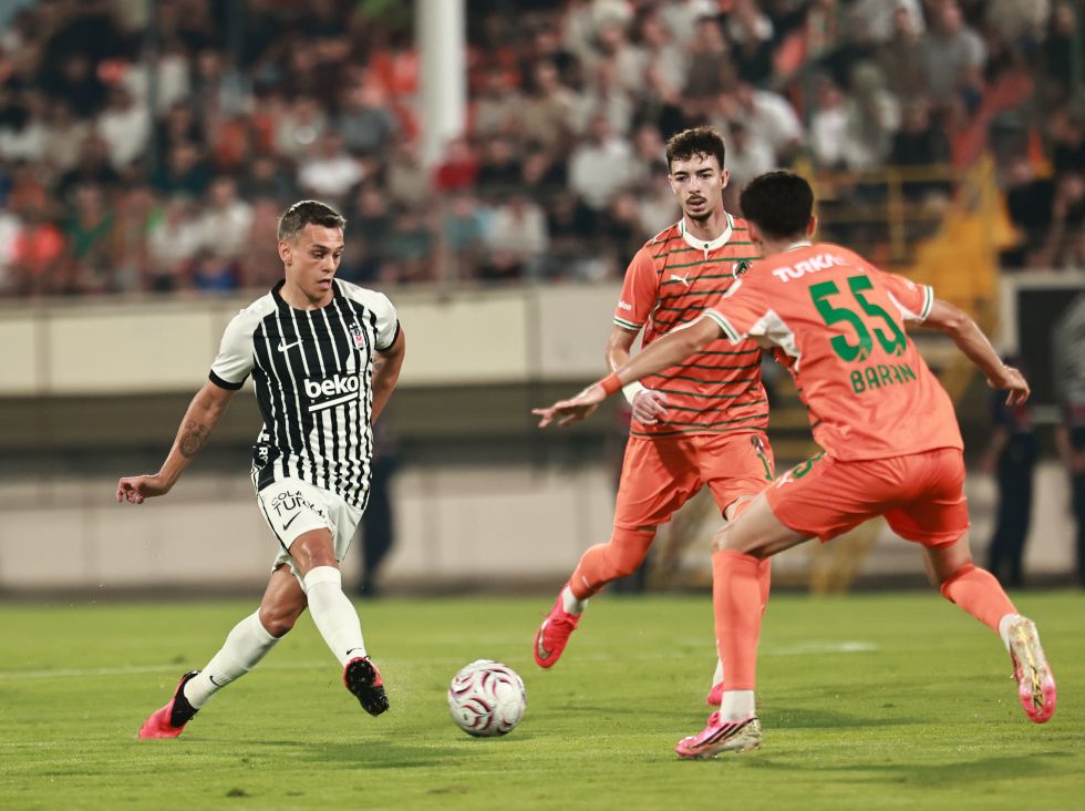 Leandro Trossard'dan tepki: "Rakip bana tokat attı"