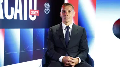 PSG'ye 11 yıl sonra geri döndü: 2029'a kadar resmi imza PSG'ye 11 yıl sonra geri döndü: 2029'a kadar resmi imza